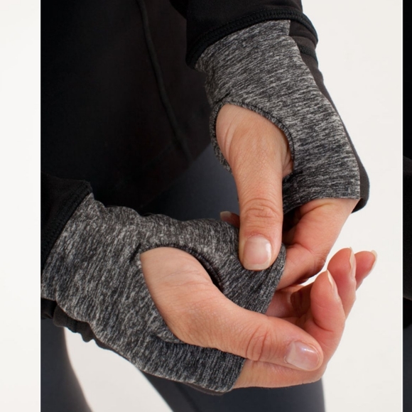 Lululemon Run: Distance Pullover Long Sleeve In Black/Heathered Black Size 4 - Picture 2 of 9